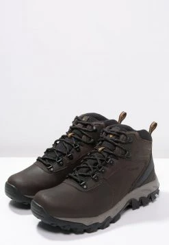Columbia Hombre NEWTON RIDGE PLUS II WATERPROOF - Zapatillas De Senderismo - Brown -Columbia Tienda De Ventas 03384bcba9f2444e806fa5b4ed7a42f8