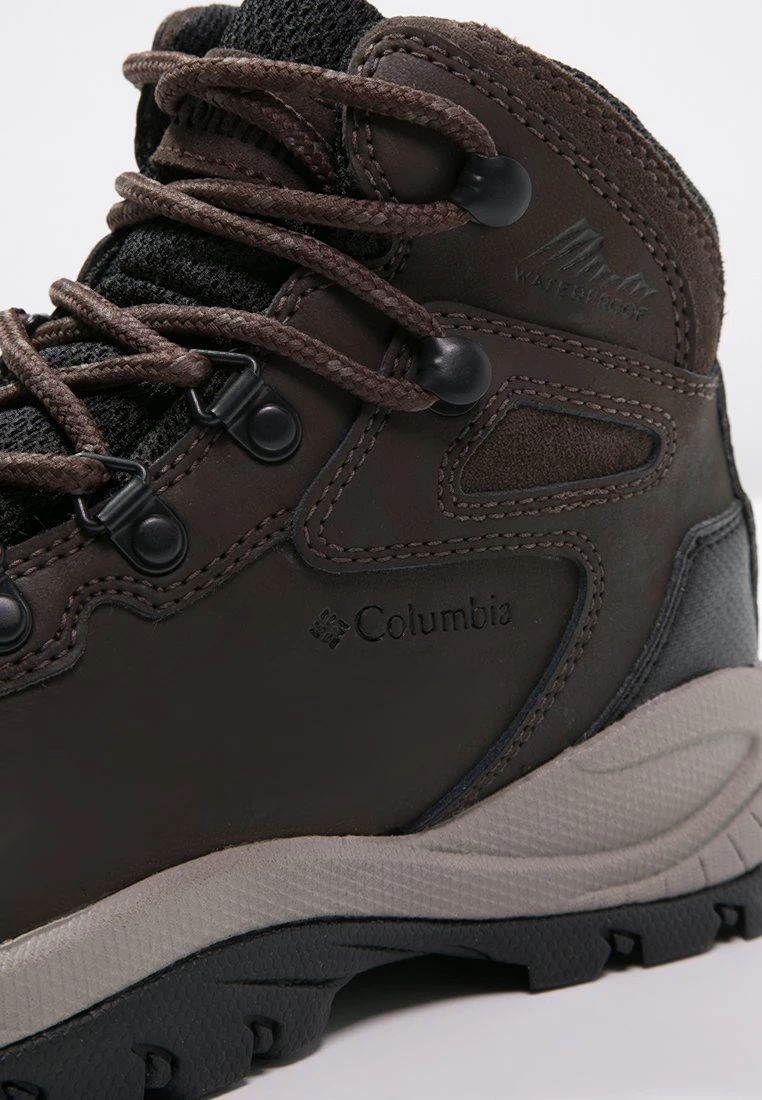 Columbia Mujer NEWTON RIDGE PLUS - Zapatillas De Senderismo - Crown Jewel 6 Columbia Mujer NEWTON RIDGE PLUS - Zapatillas De Senderismo - Crown Jewel - Imagen 6