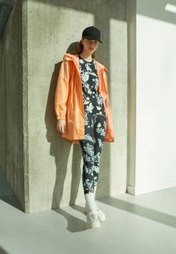 Columbia Mujer NORTH CASCADES™ PRINTED TEE - Camiseta Estampada - Black Radical