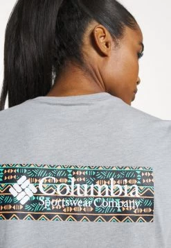 Mujer RIVER 1/2 CROP TEE - Camiseta Estampada - Columbia Grey -Columbia Tienda De Ventas 6aead89d0ca946abb5e30af0485be67d