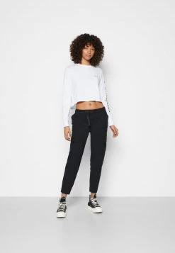 Columbia Mujer NORTH CASCADES LONG SLEEVE CROPPED TEE - Camiseta De Manga Larga - White/black -Columbia Tienda De Ventas 6b68c1b68e5244d7a13b37817c734047