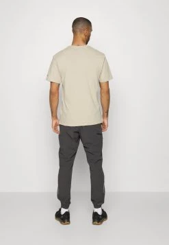 Columbia Hombre BASIC LOGO™ SHORT SLEEVE - Camiseta Estampada - Ancient Fossil -Columbia Tienda De Ventas 858cfcc493014036ac8607e8444e0793