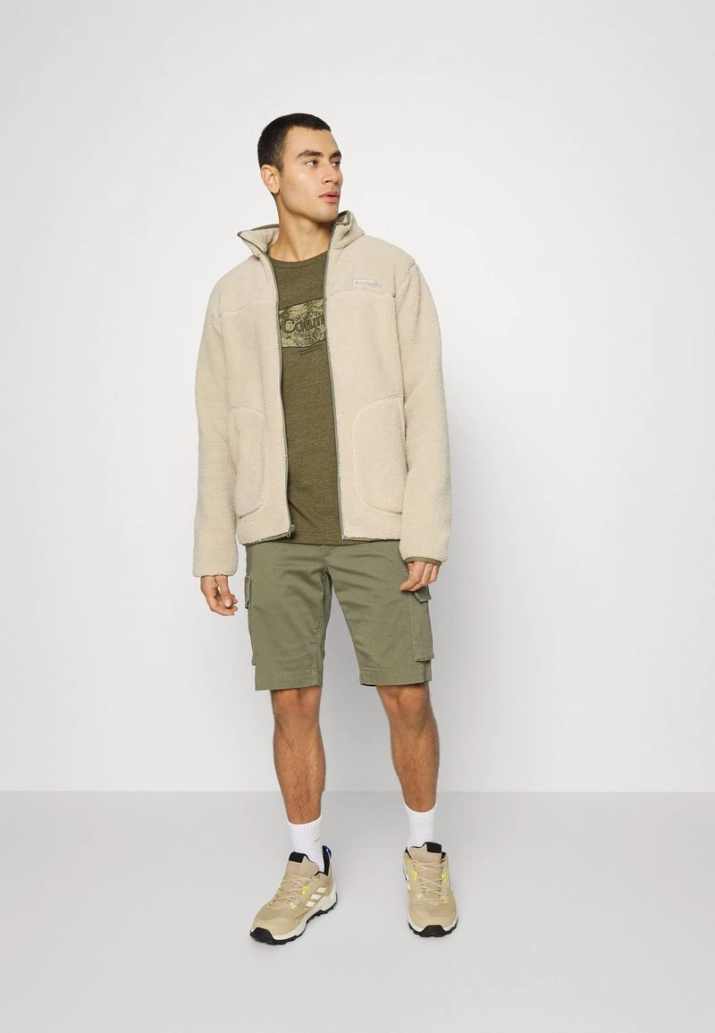 Columbia Hombre THISTLETOWN HILLS GRAPHIC SHORT SLEEVE - Camiseta Estampada - Olive Green Heather 2 Columbia Hombre THISTLETOWN HILLS GRAPHIC SHORT SLEEVE - Camiseta Estampada - Olive Green Heather - Imagen 2