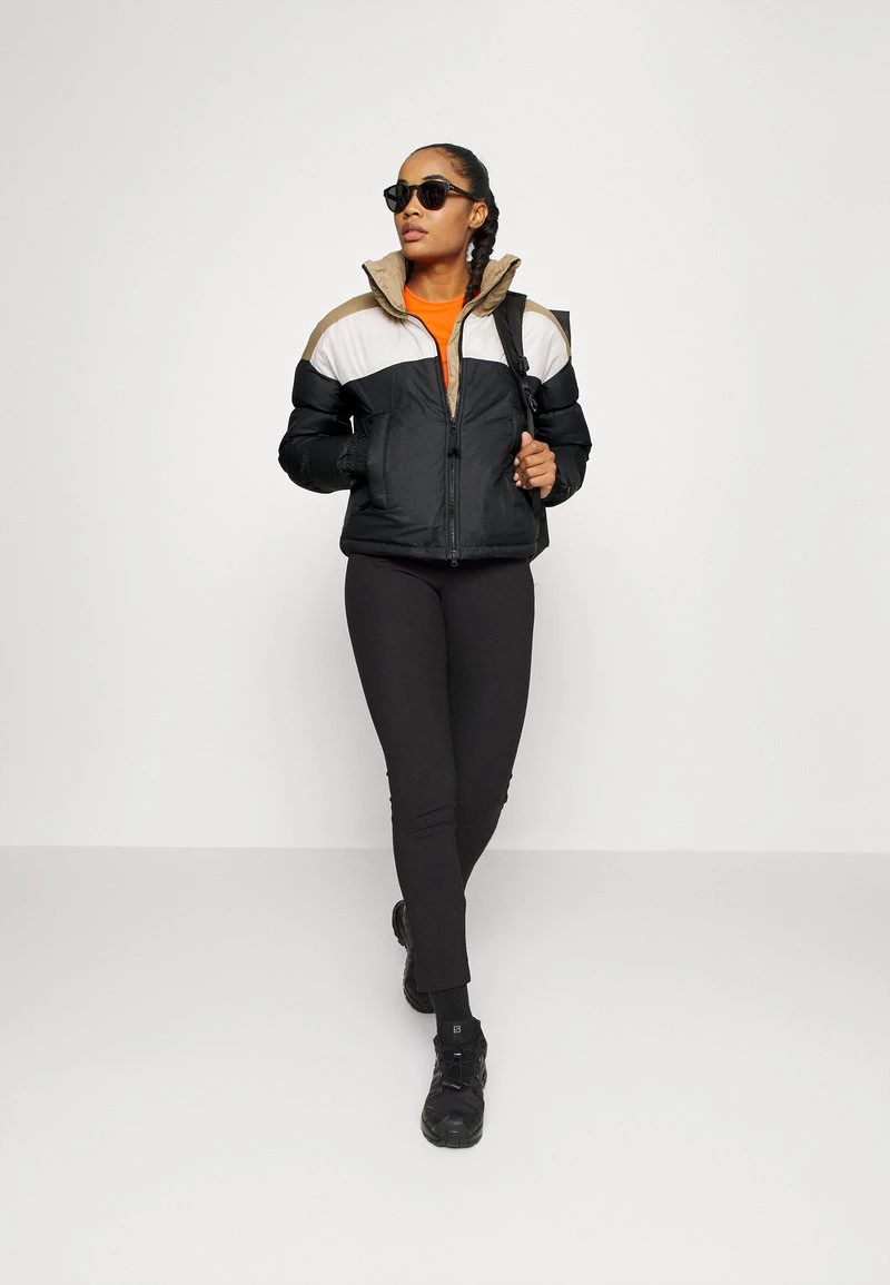 Columbia Mujer PIKE LAKE™ CROPPED JACKET - Chaqueta De Invierno - Black/chalk/beach 2 Columbia Mujer PIKE LAKE™ CROPPED JACKET - Chaqueta De Invierno - Black/chalk/beach - Imagen 2